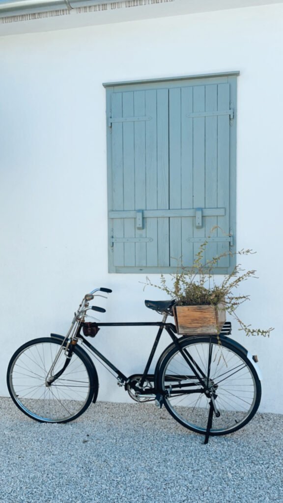 Picture of a bike parked in a coastal town along the scenic Florida Highway 30A
